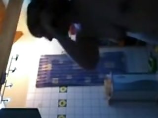 spying on Mom shaving her body in bathroom