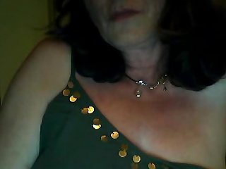 Mature English Woman Plays on Webcam