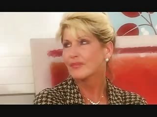 RENATE 60+ mom in a 3somme